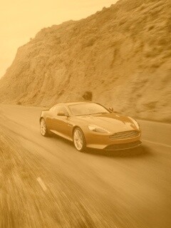 Aston Martin в горах обои