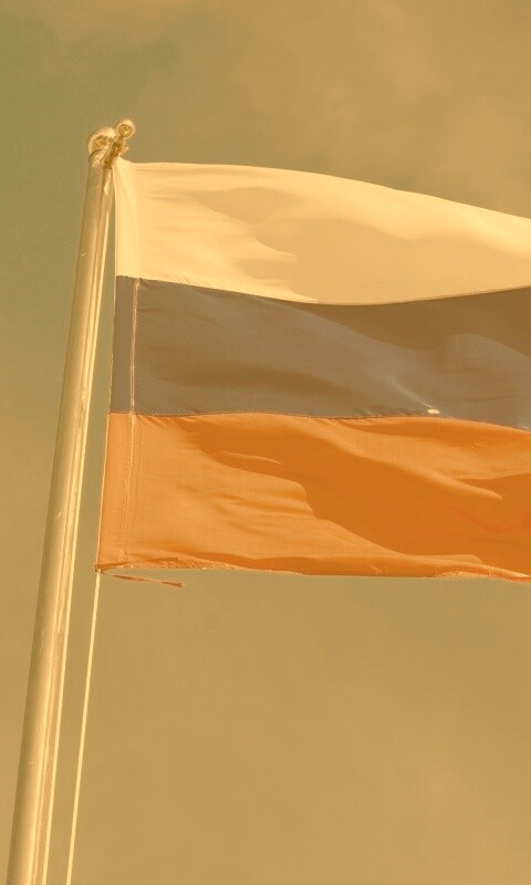 Флаг России на флагштоке обои