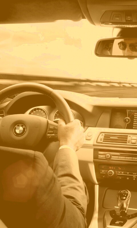 За рулём BMW F10 обои