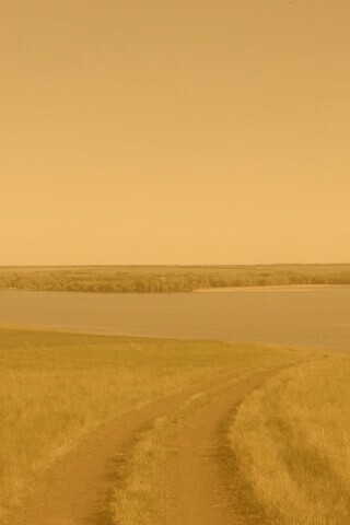 Дорога спускается к воде обои