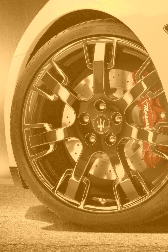 Колесу Maserati Granturismo обои
