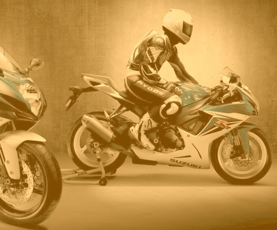 Suzuki и мотоциклист обои