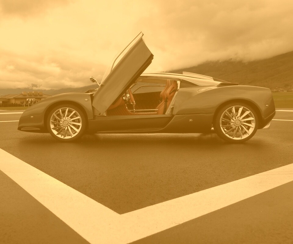 Spyker C12 на аэродроме обои