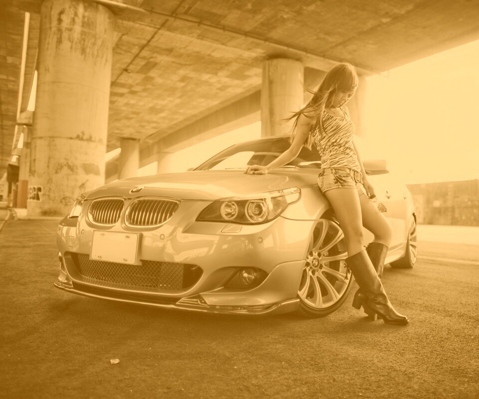 Девушка у BMW обои