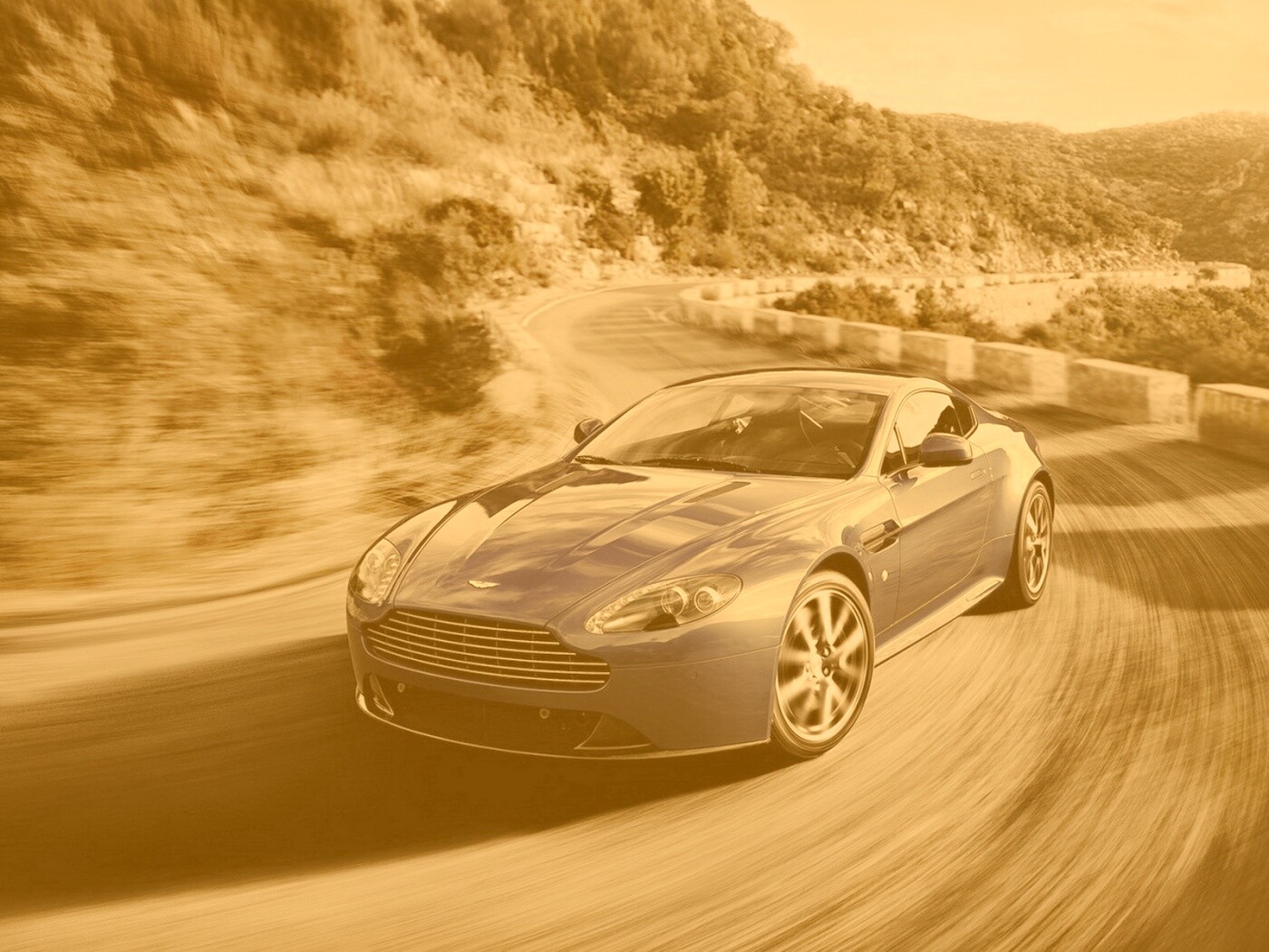 Синий Aston Martin обои
