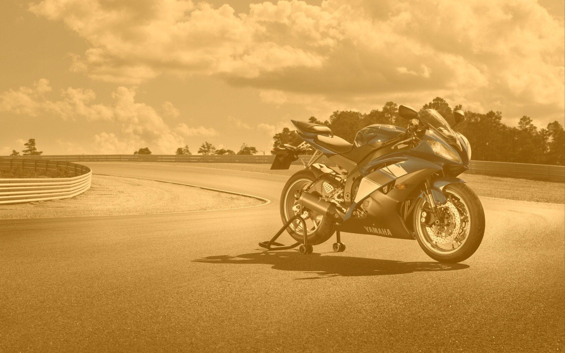 Yamaha R6 на трассе обои