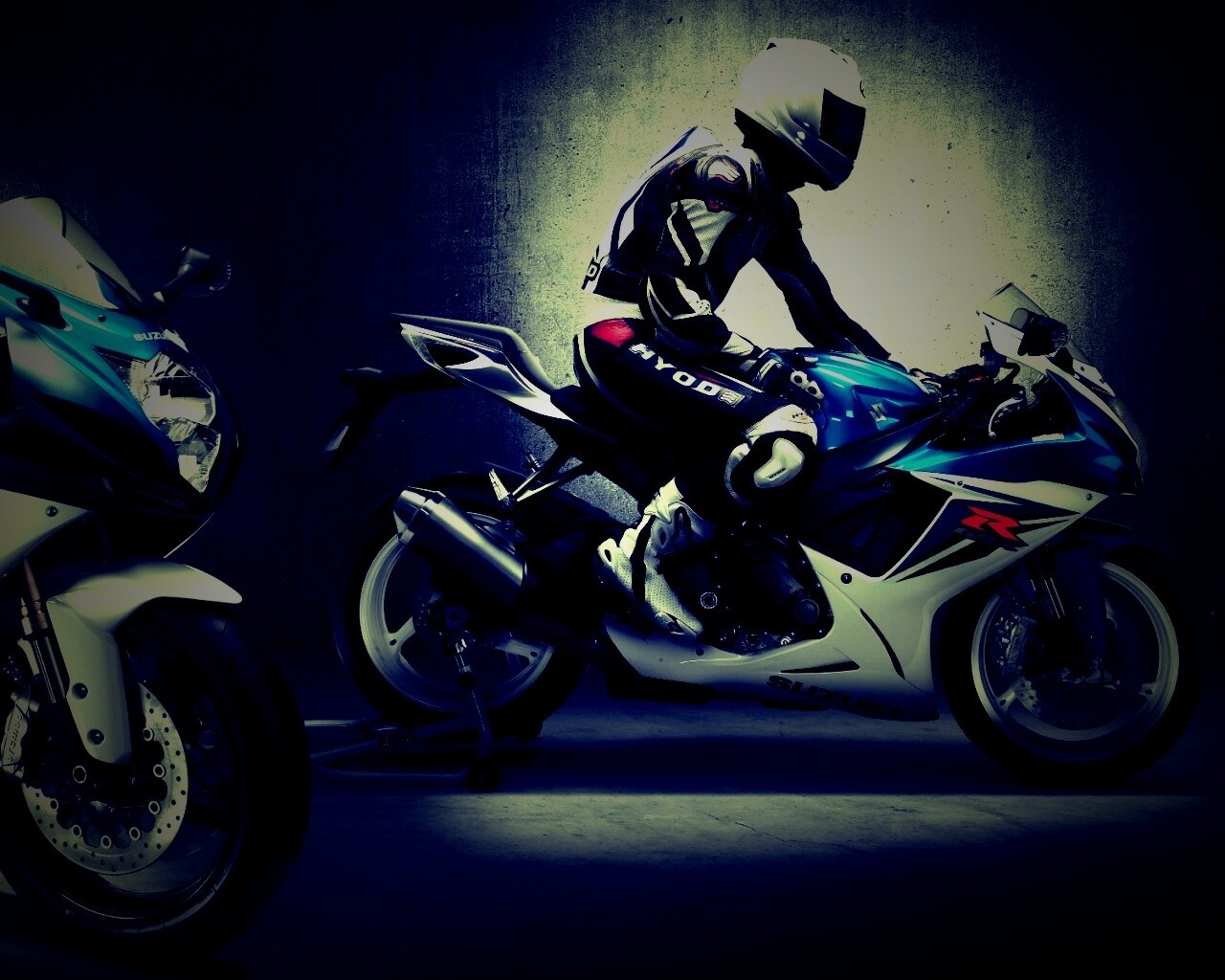 Suzuki и мотоциклист обои