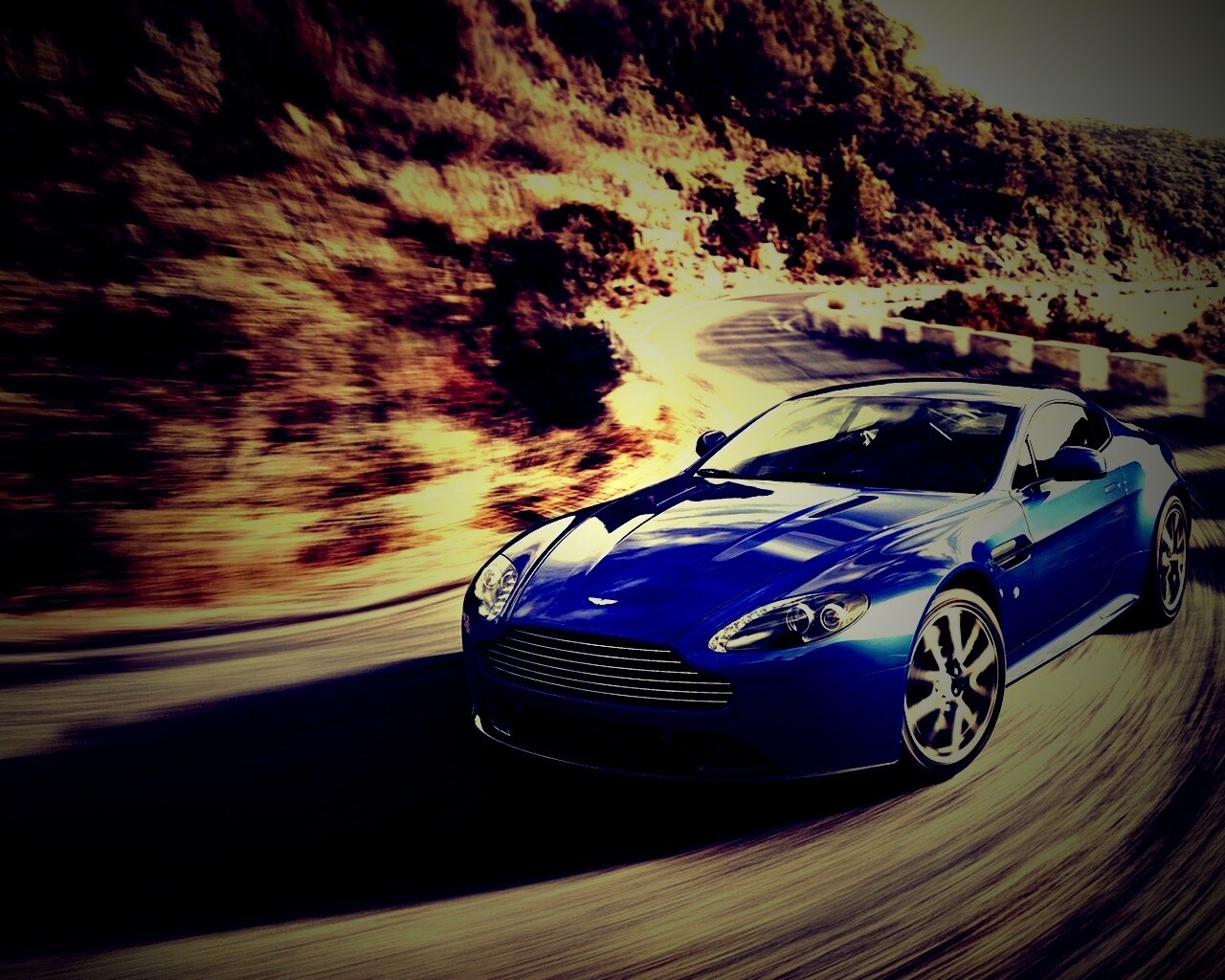 Синий Aston Martin обои