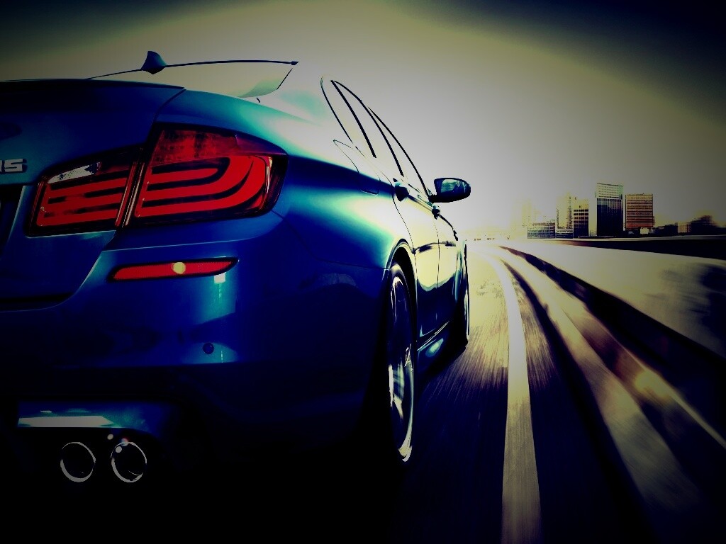BMW F10 на повроте обои