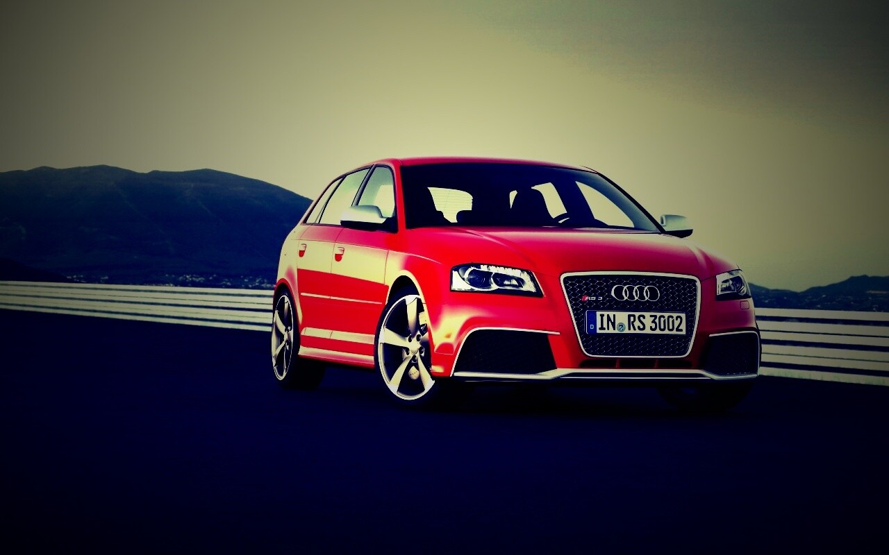 Красная Audi RS3 спереди обои
