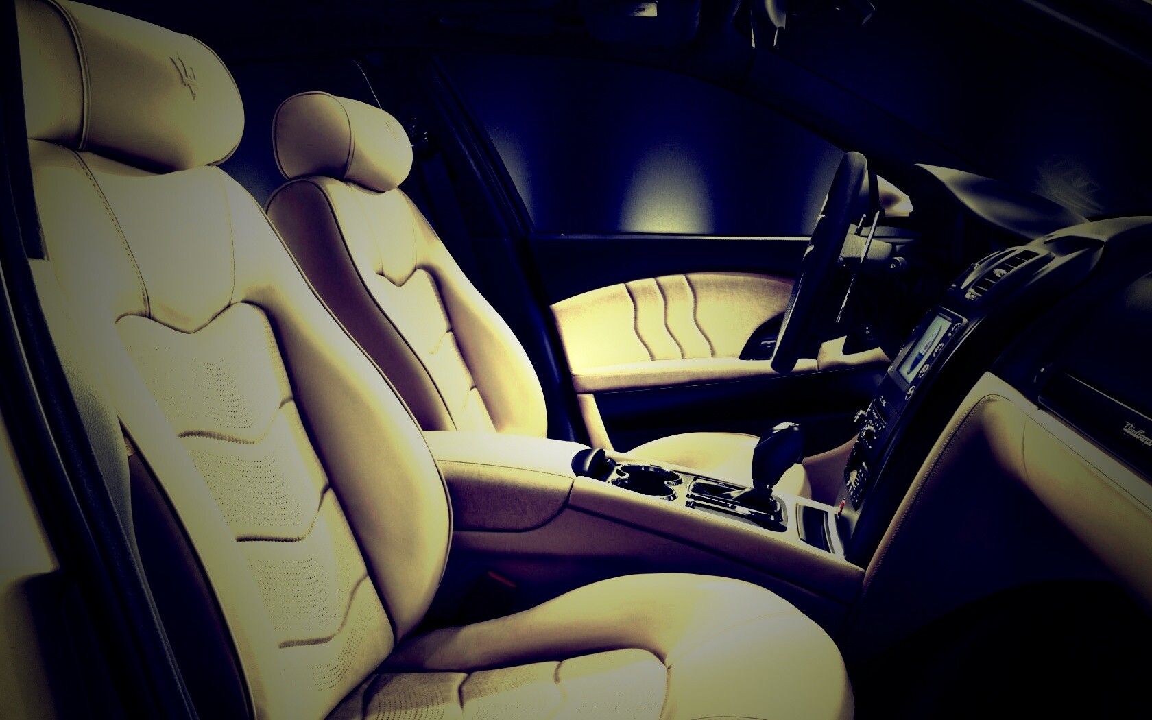 Салон Мазерати Quattroporte обои