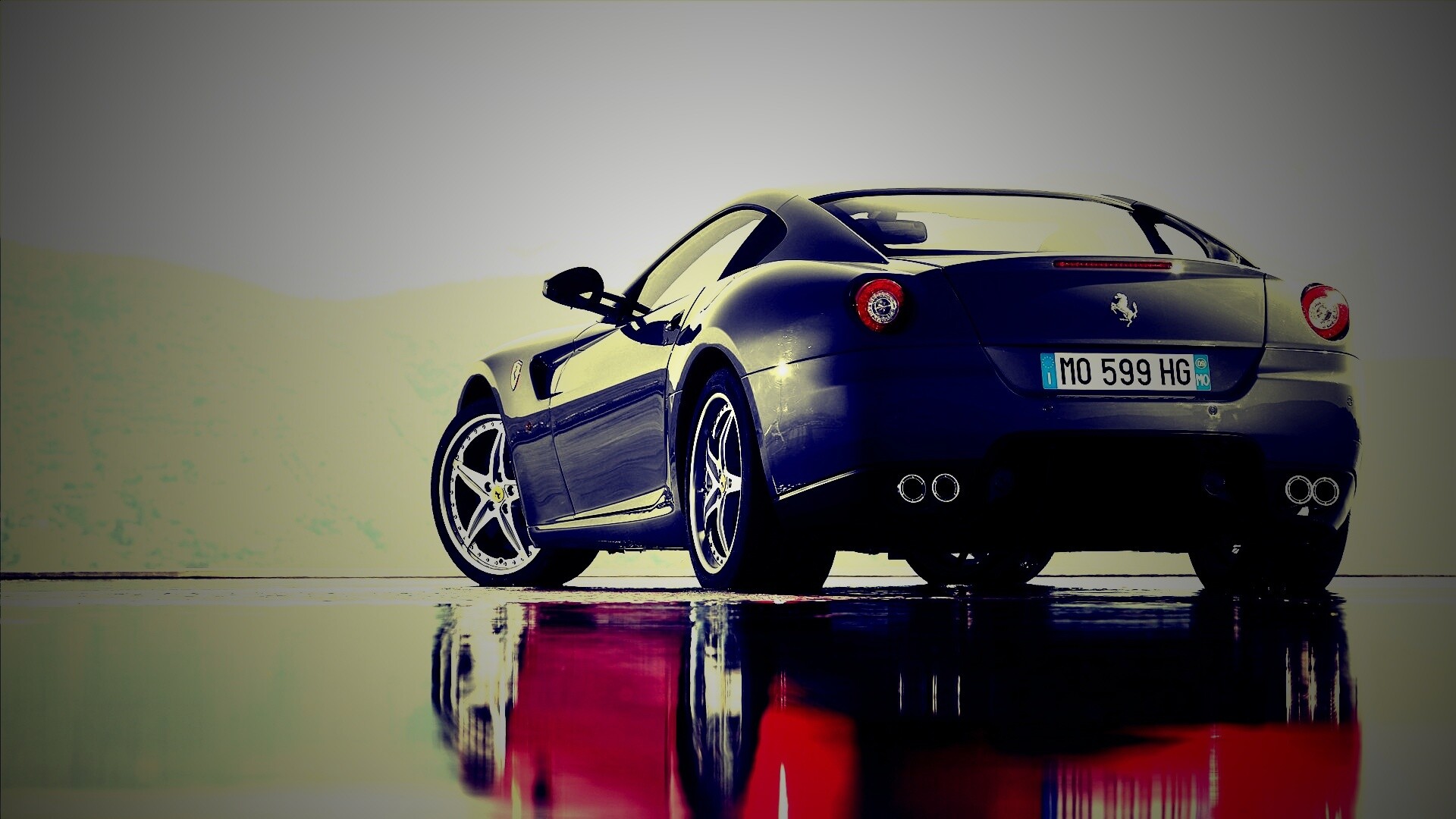 Ferrari в отражении обои