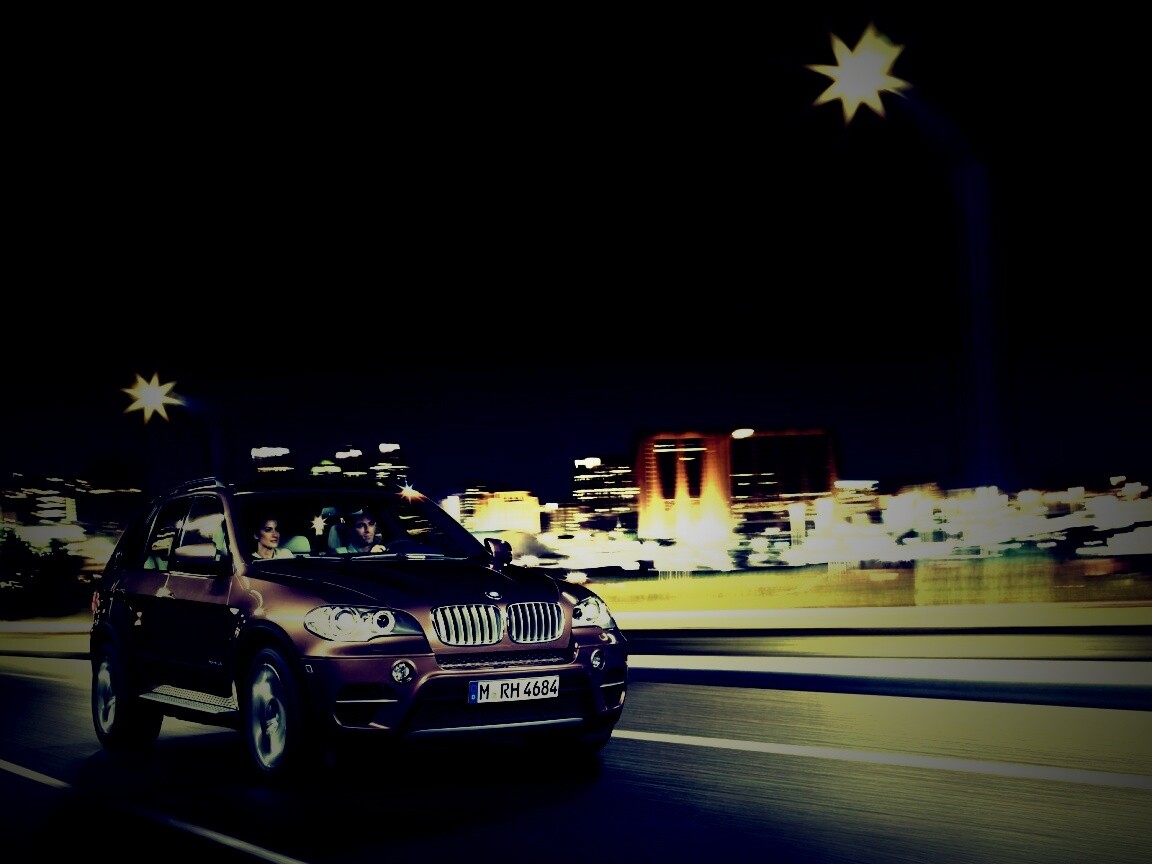 Пара в BMW X5 обои