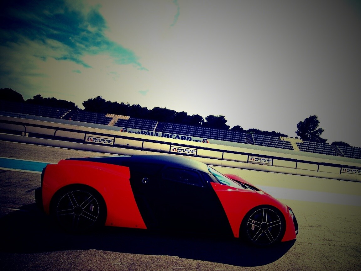Marussia на треке обои