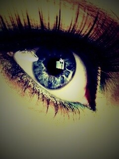 Глаза цвета стали обои