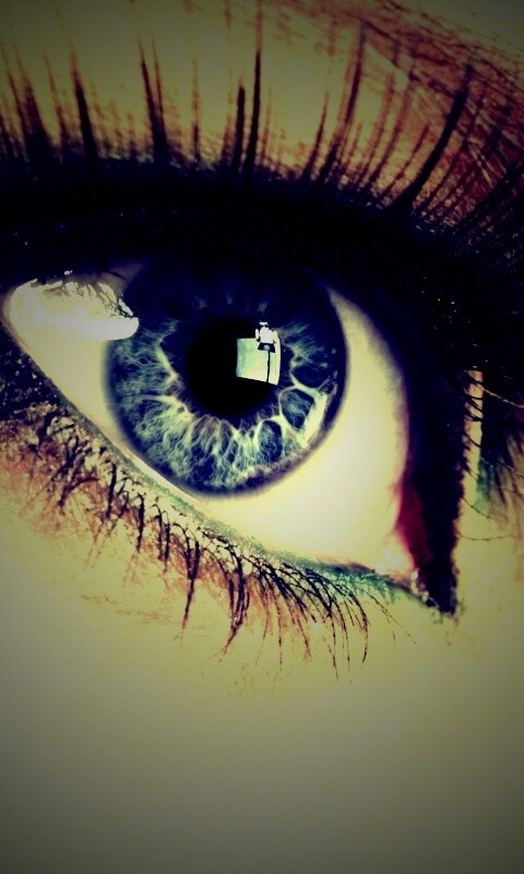 Глаза цвета стали обои