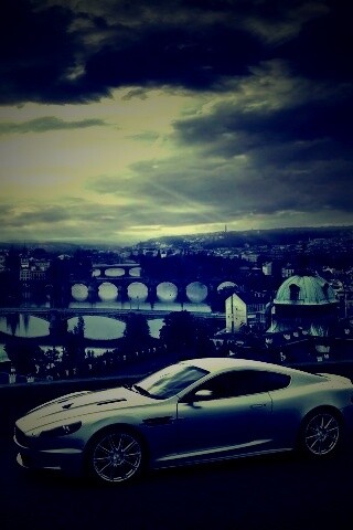 Aston Martin в городе обои