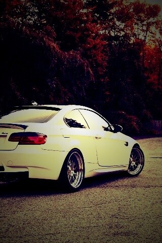 Белый BMW M3 обои