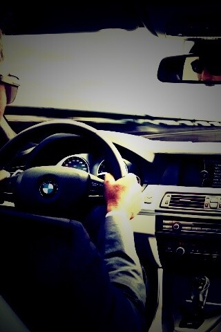 За рулём BMW F10 обои