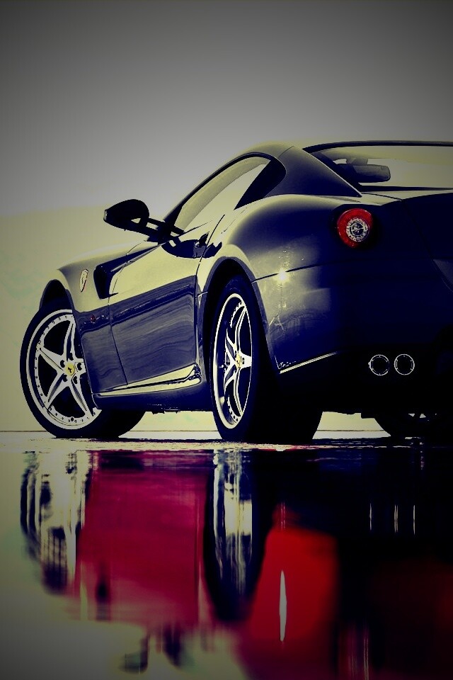 Ferrari в отражении обои