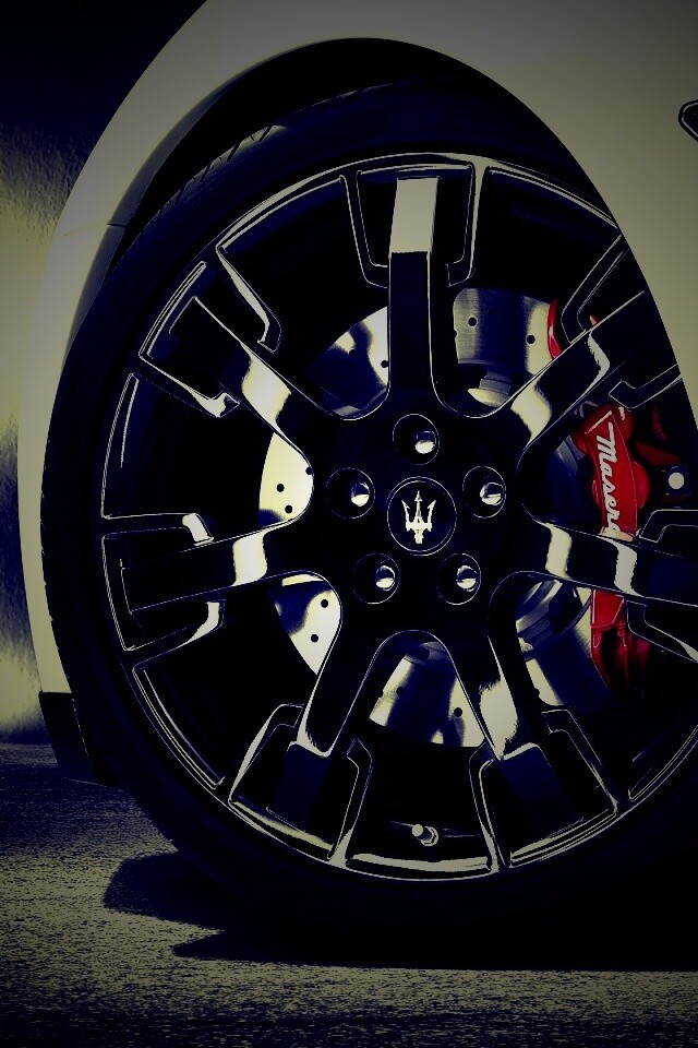 Колесу Maserati Granturismo обои
