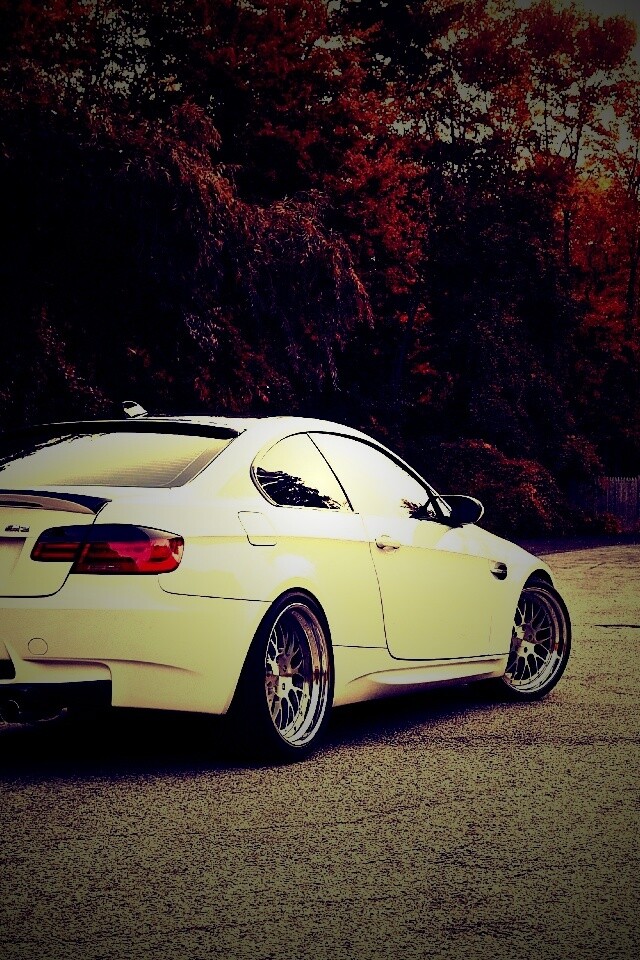 Белый BMW M3 обои