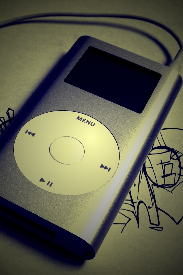 iPod на лиске с граффити обои