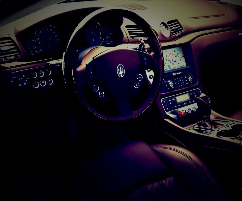 Салон Maserati Granturismo обои