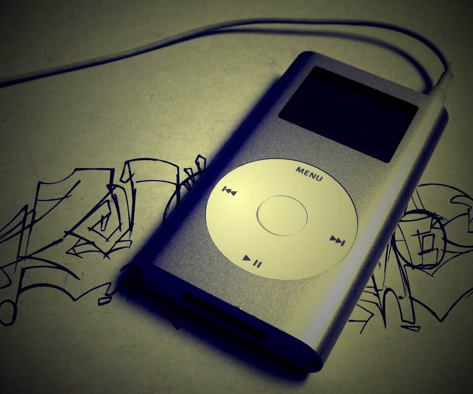 iPod на лиске с граффити обои