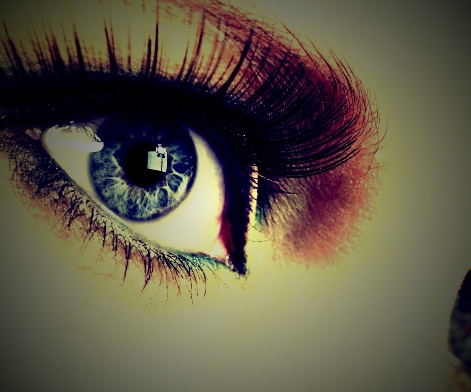 Глаза цвета стали обои