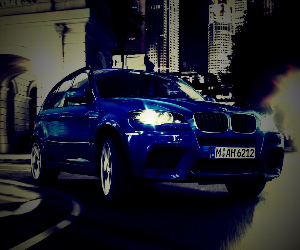 Синий кроссовер BMW обои