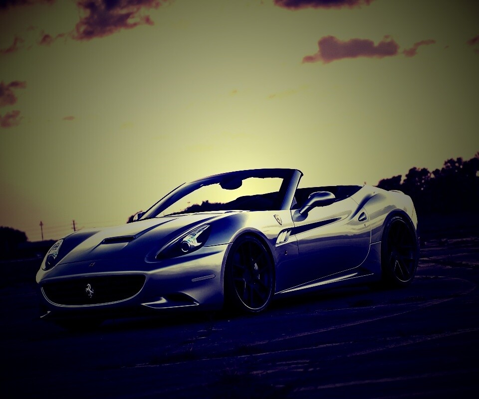 Ferrari на взлетном поле обои