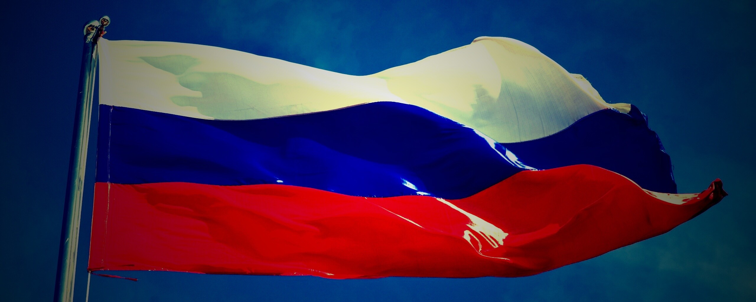 Флаг России на флагштоке обои