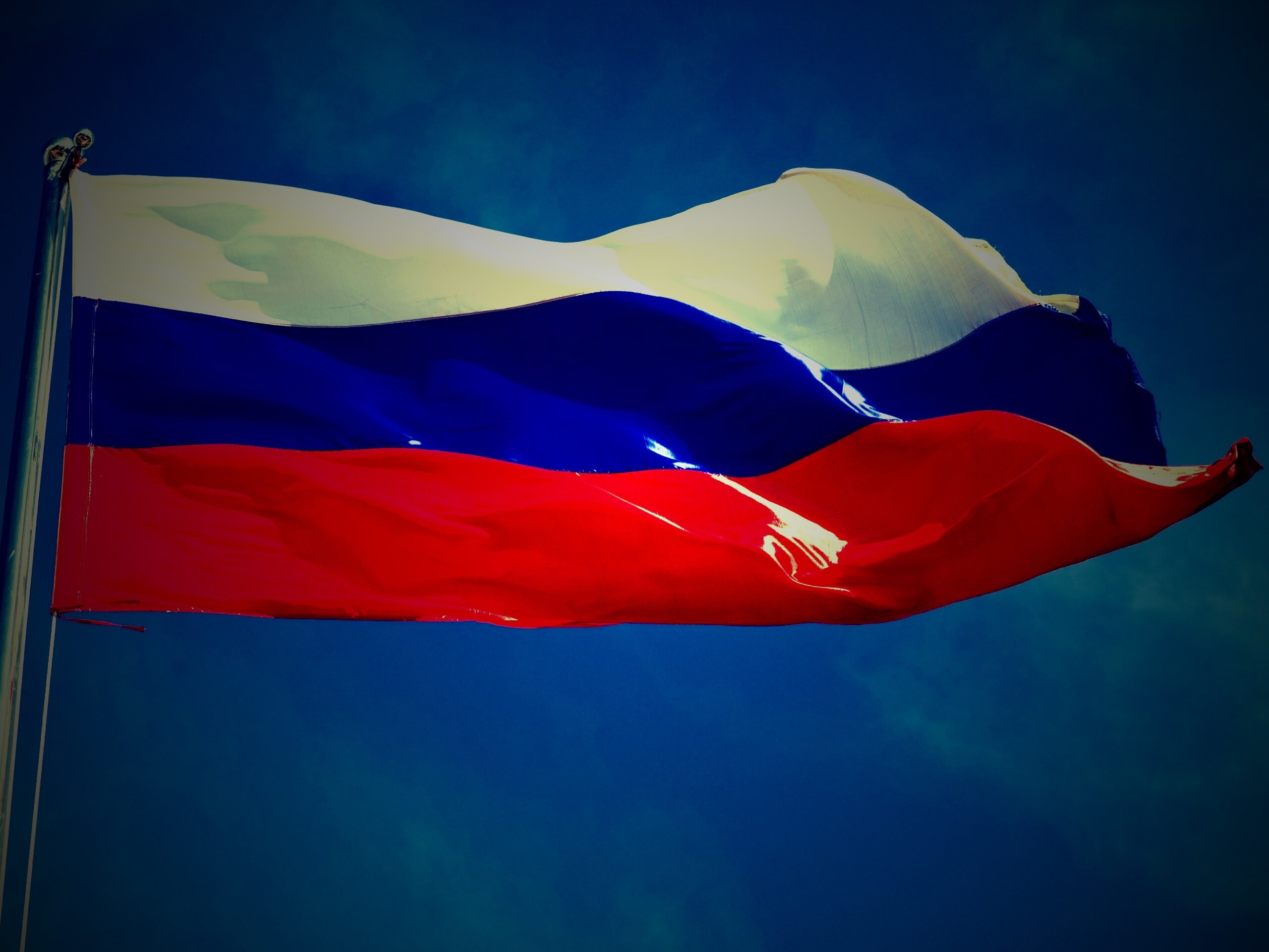 Флаг России на флагштоке обои
