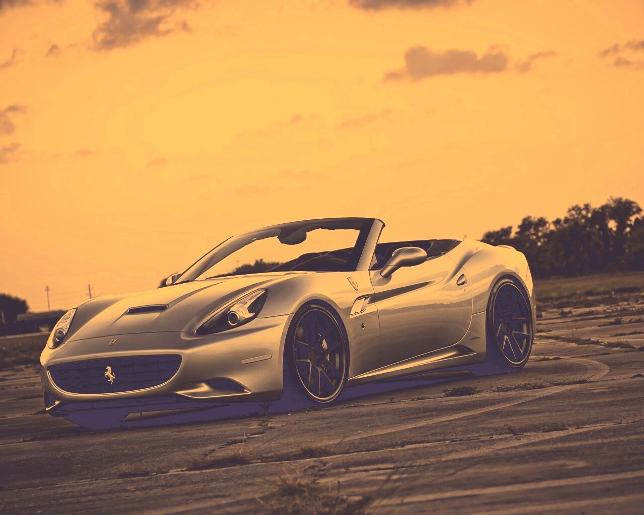 Ferrari на взлетном поле обои