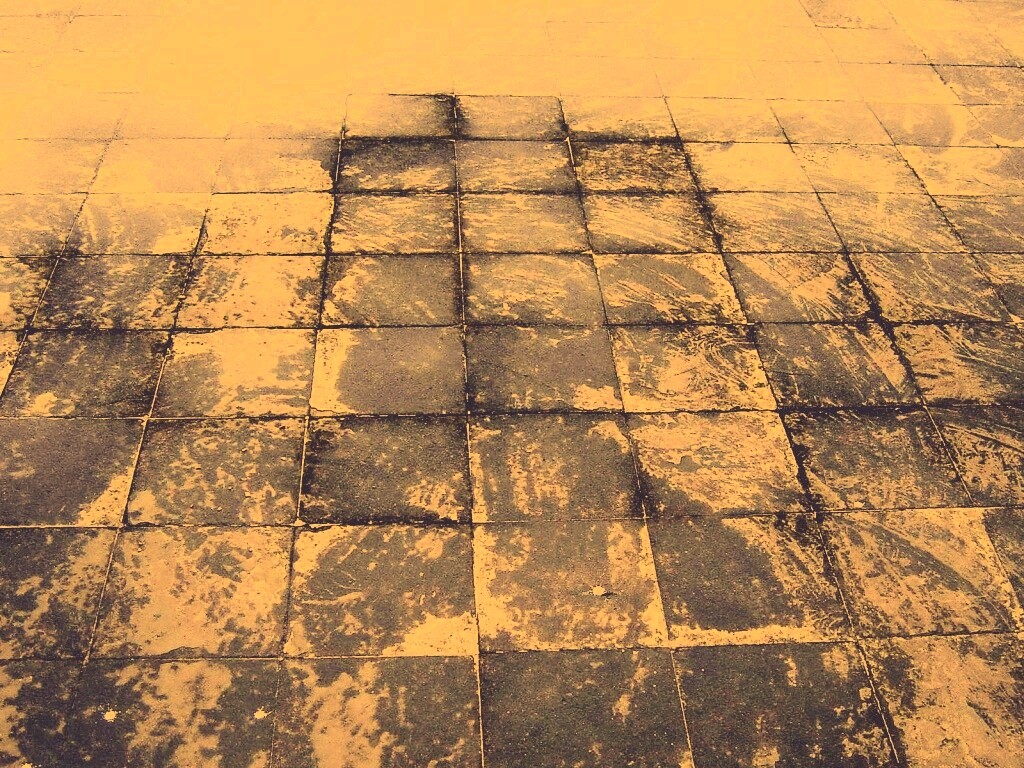 Дорога из серой плитки обои