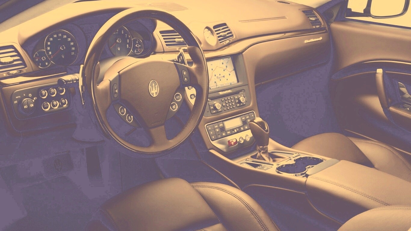 Салон Maserati Granturismo обои