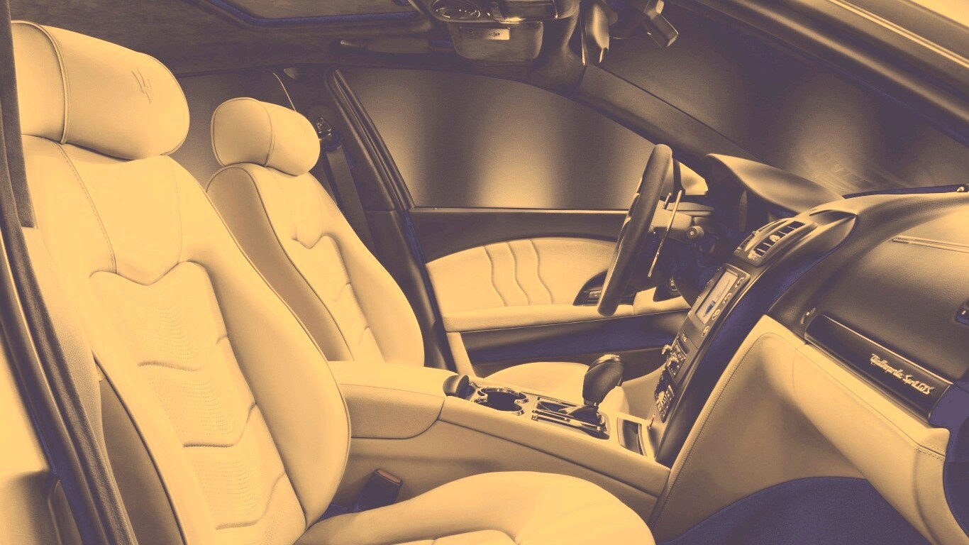 Салон Мазерати Quattroporte обои