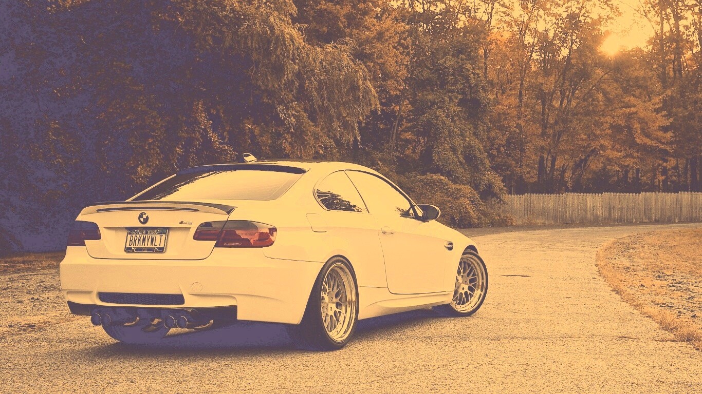 Белый BMW M3 обои