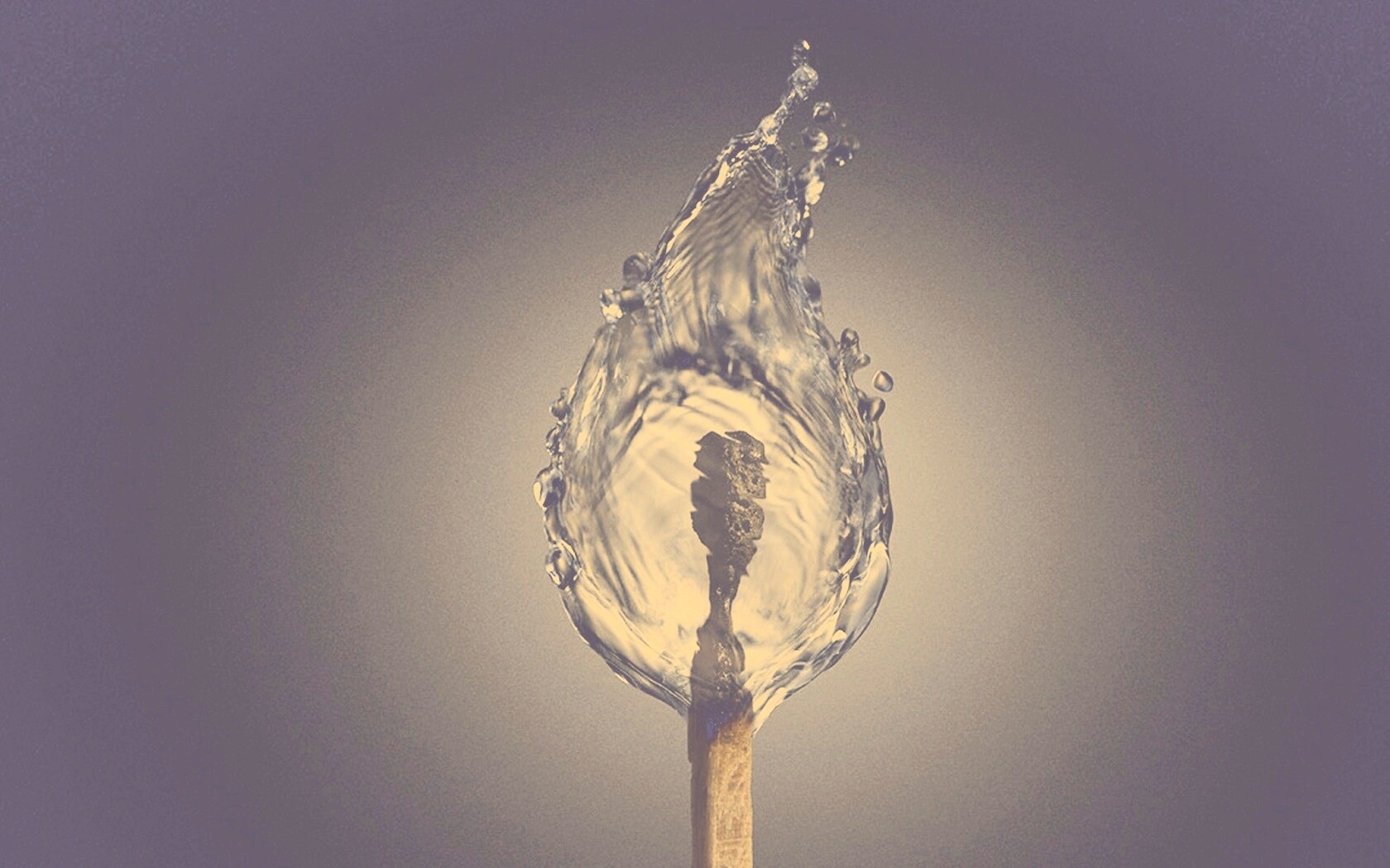 Водяное пламя спички обои