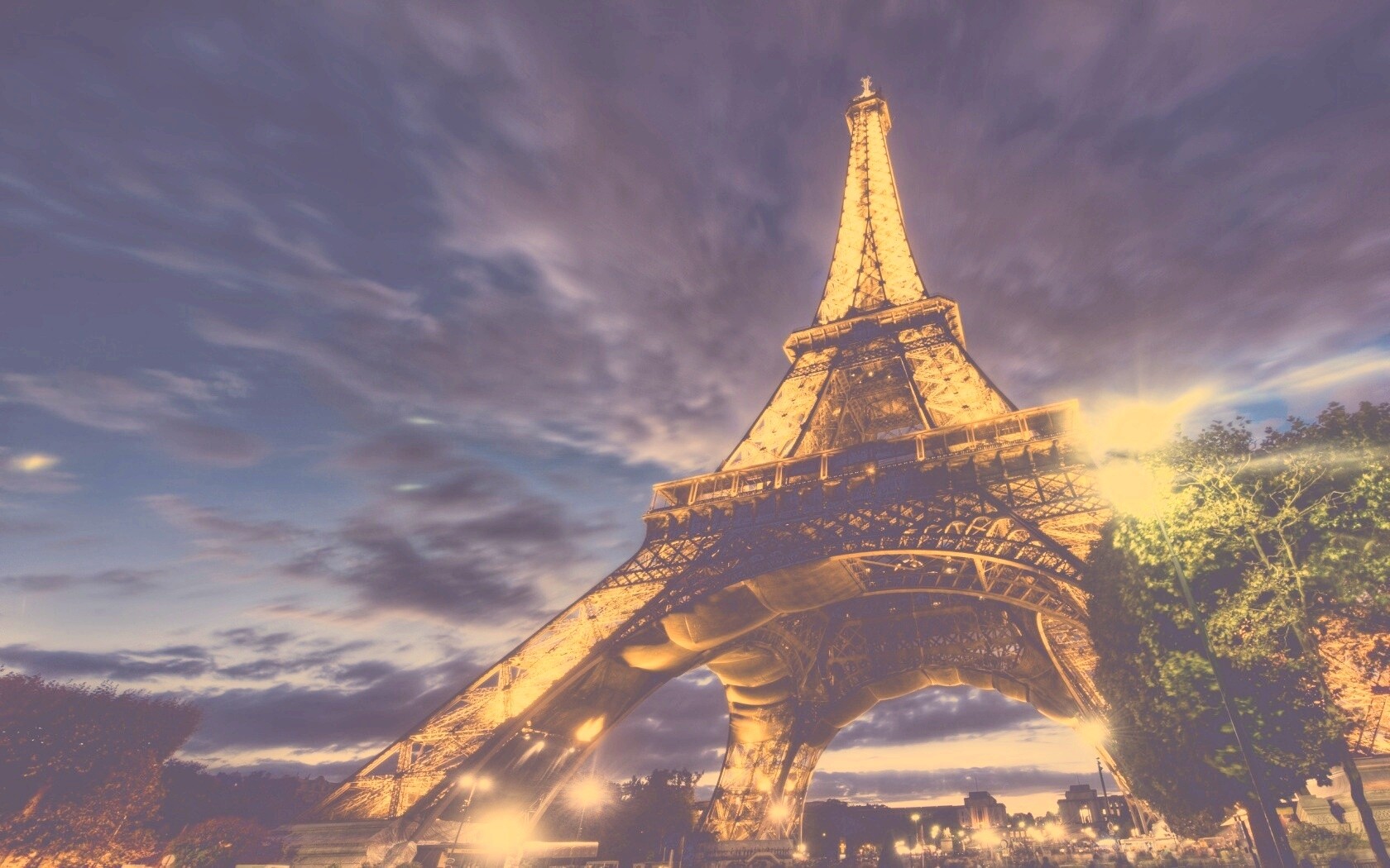 Париж Эйфелева башня вид снизу