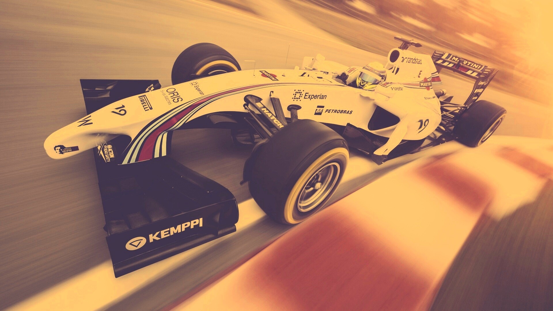 Гоночный болид F1 обои
