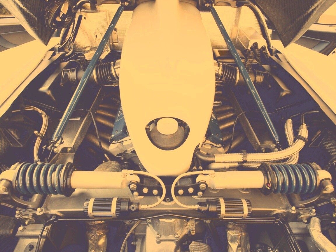 Двигатель Maserati MC12 обои