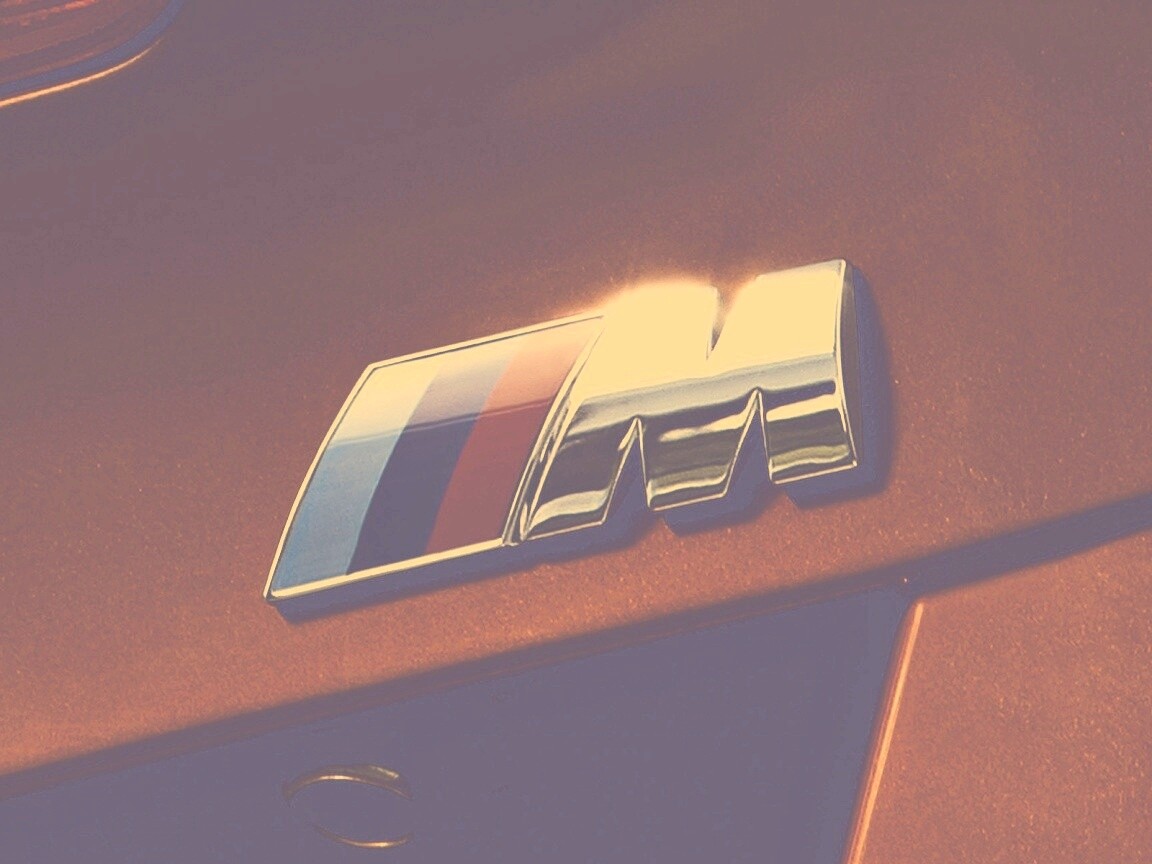 Логотип BMW M1 Series обои