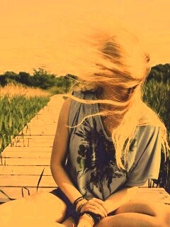 Девушка и ветер обои