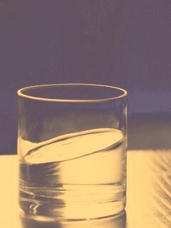 Стакан воды из Начала обои