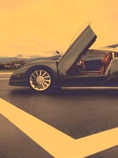 Spyker C12 на аэродроме обои