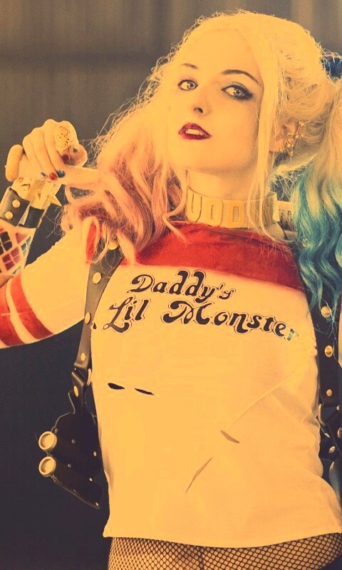 Daddy's lil monster обои