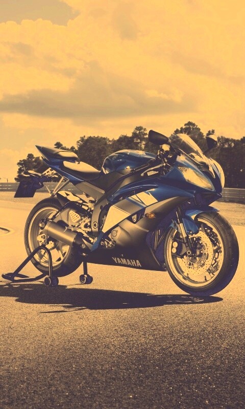 Yamaha R6 на трассе обои