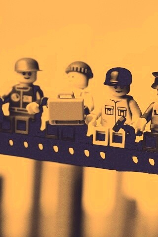 Lego строители обедают на балке обои